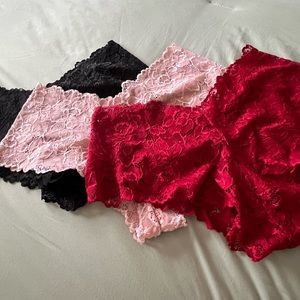 Women Laced Panties Set of 3